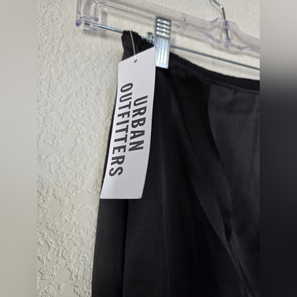 Urban Outfitters Kimchi Blue Jensen Satin Fluted Maxi Skirt Size XS NWT - Picture 10 of 14